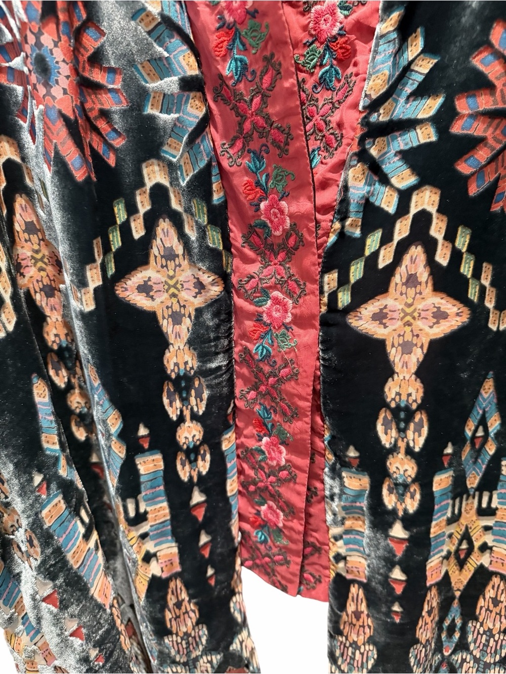 Johnny Was Payden Black Floral Silk/Green & Pink Embroidered Design Kimono - Picture 3 of 9